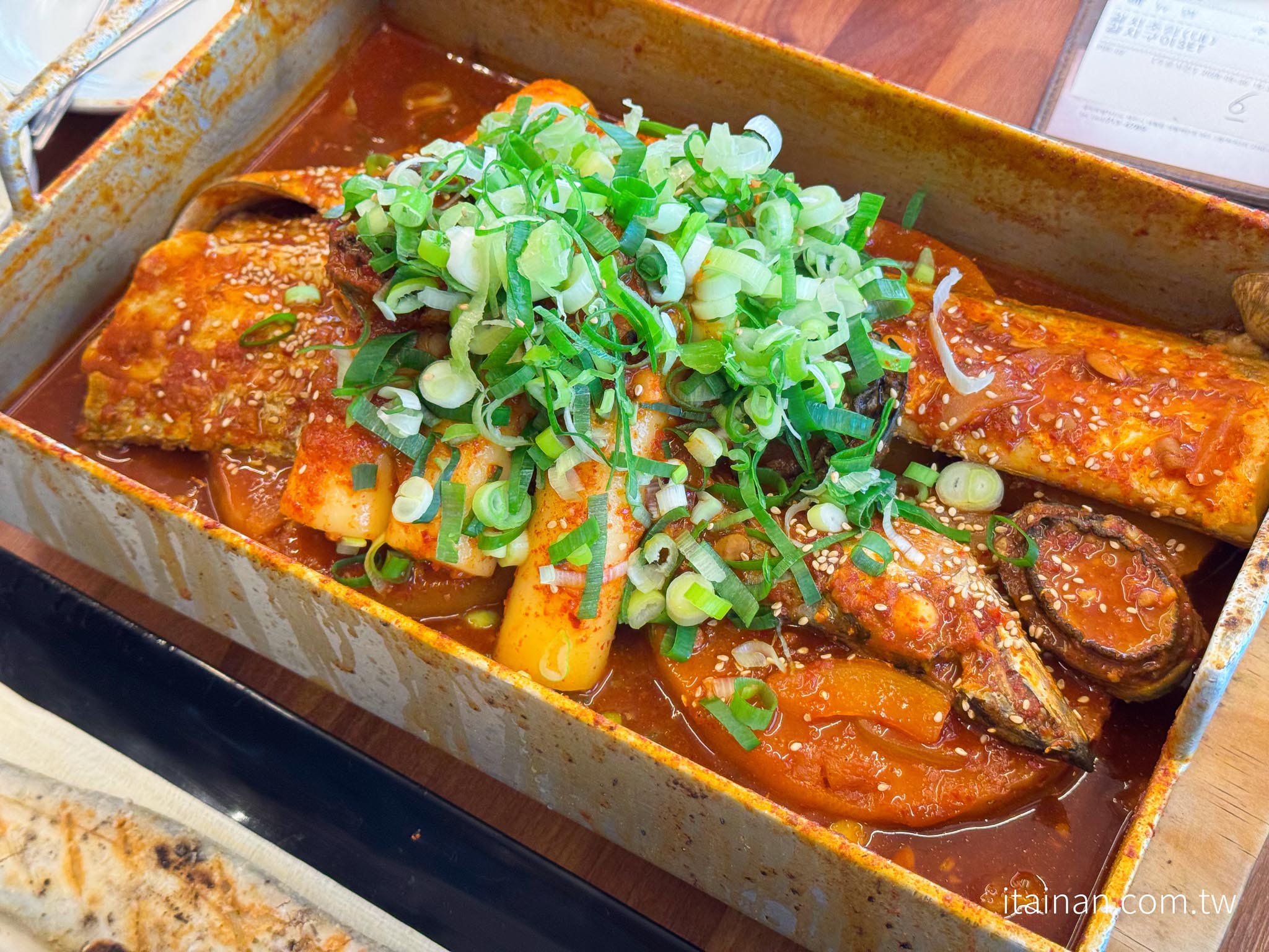 濟州島美食｜濟州必吃帶魚料理！人氣燉帶魚、烤帶魚一次滿足，還可以採買伴手禮「濟州廣海 涯月本店 제주광해 애월본점 Jeju Gwanghae Aewol」