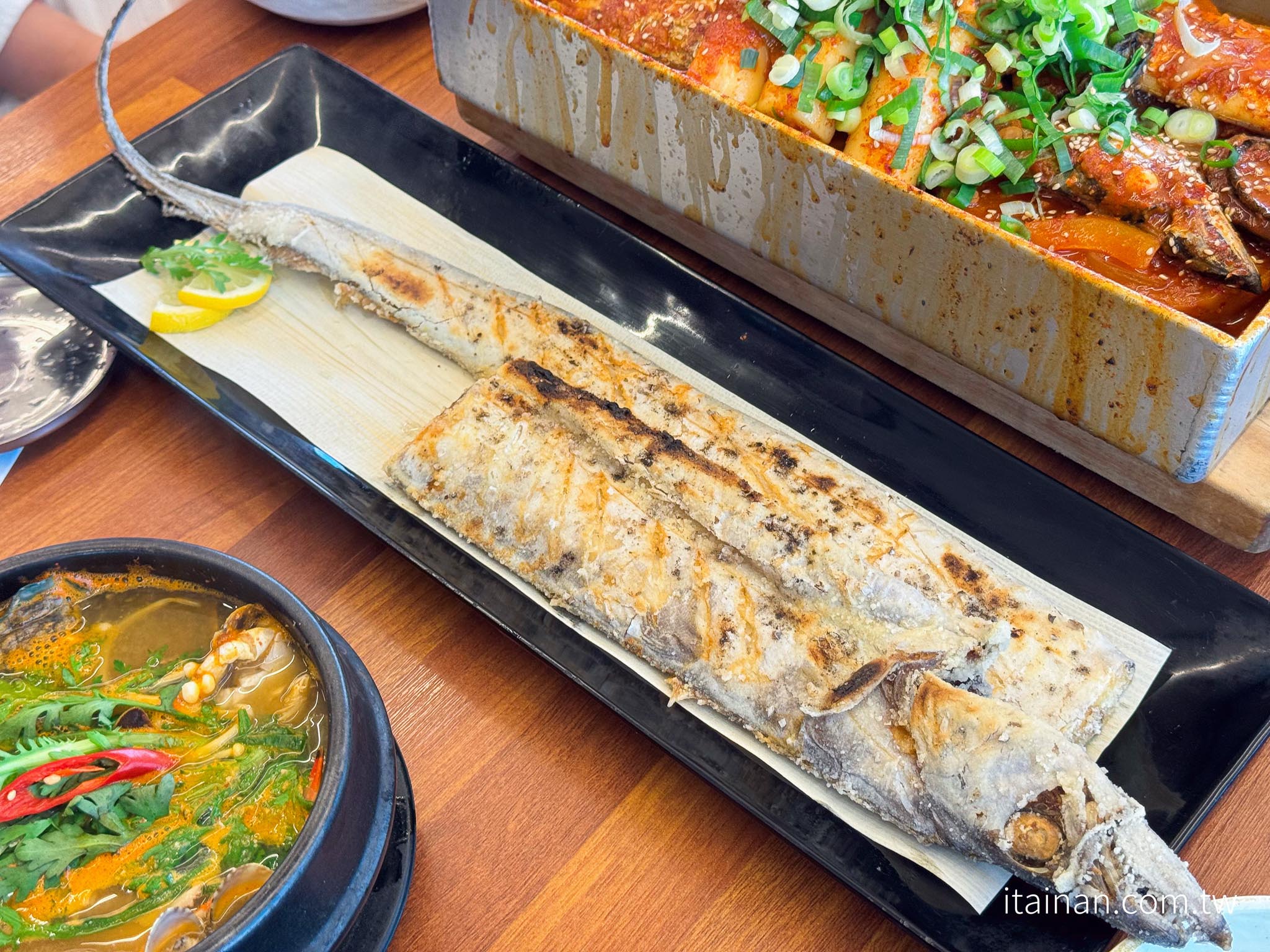 濟州島美食｜濟州必吃帶魚料理！人氣燉帶魚、烤帶魚一次滿足，還可以採買伴手禮「濟州廣海 涯月本店 제주광해 애월본점 Jeju Gwanghae Aewol」