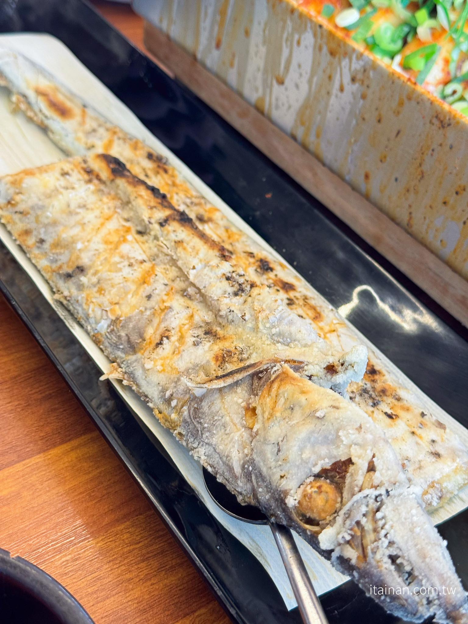 濟州島美食｜濟州必吃帶魚料理！人氣燉帶魚、烤帶魚一次滿足，還可以採買伴手禮「濟州廣海 涯月本店 제주광해 애월본점 Jeju Gwanghae Aewol」