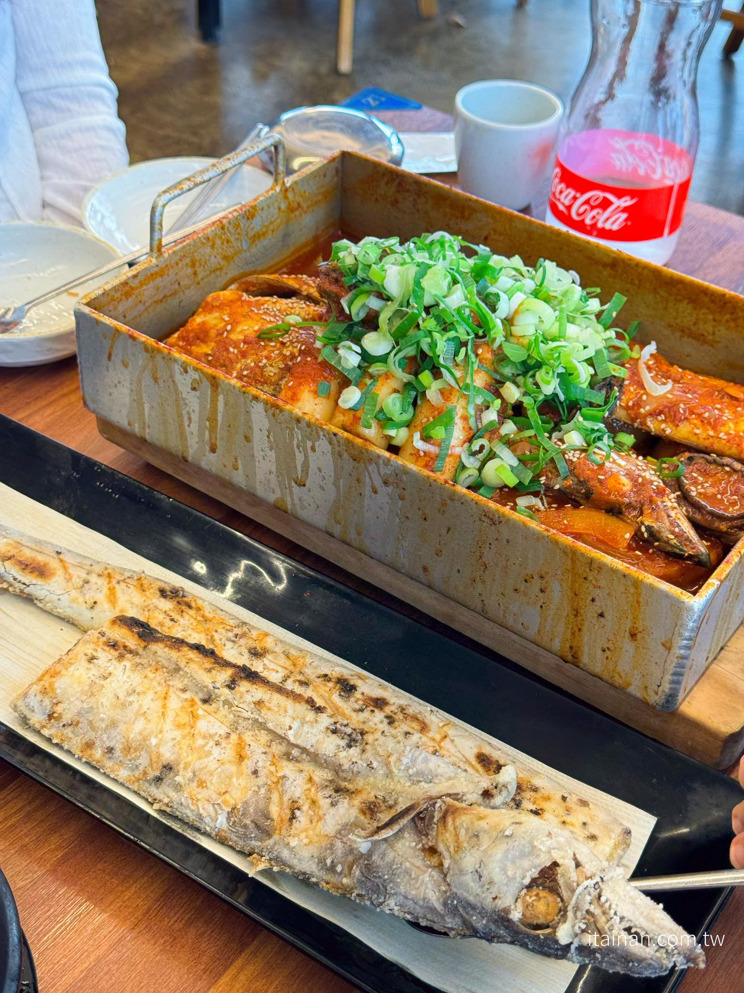 濟州島美食｜濟州必吃帶魚料理！人氣燉帶魚、烤帶魚一次滿足，還可以採買伴手禮「濟州廣海 涯月本店 제주광해 애월본점 Jeju Gwanghae Aewol」