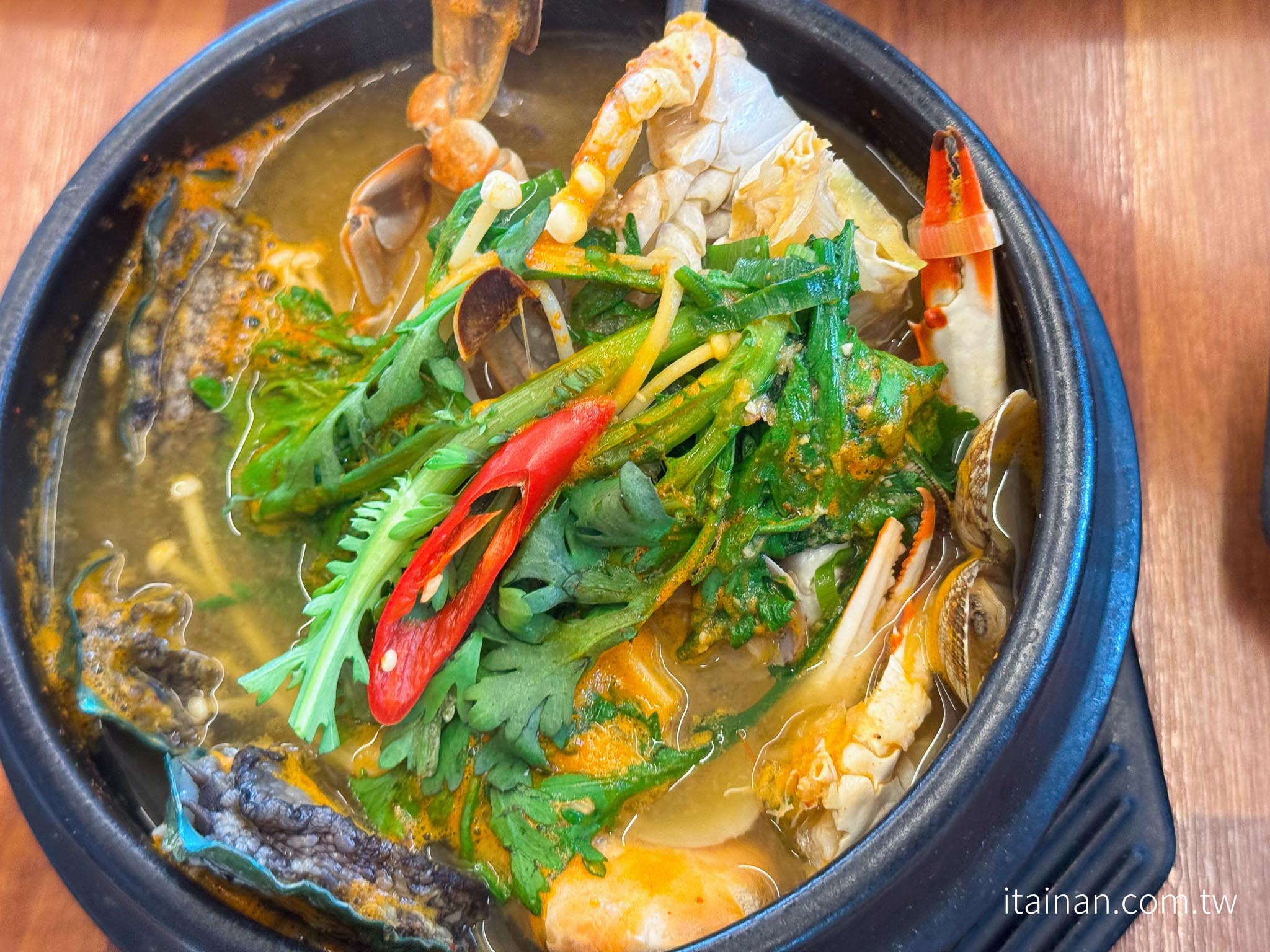 濟州島美食｜濟州必吃帶魚料理！人氣燉帶魚、烤帶魚一次滿足，還可以採買伴手禮「濟州廣海 涯月本店 제주광해 애월본점 Jeju Gwanghae Aewol」