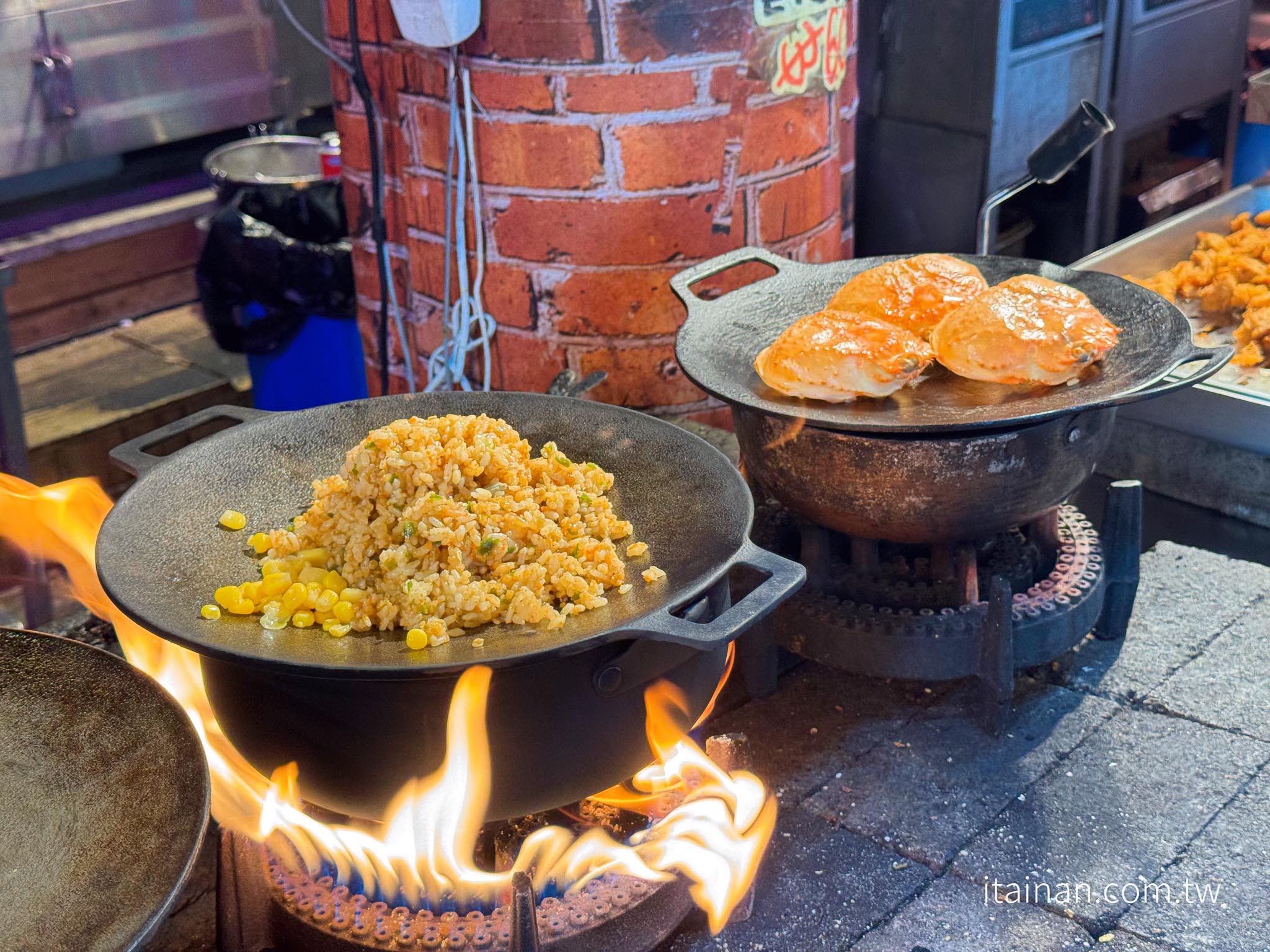 濟州島美食｜東門市場超人氣火焰秀！現烤龍蝦、蟹膏飯必吃「 청년미남들 낭만장작점(handsome youngmen 济州青年帅团)濟州青年帥團