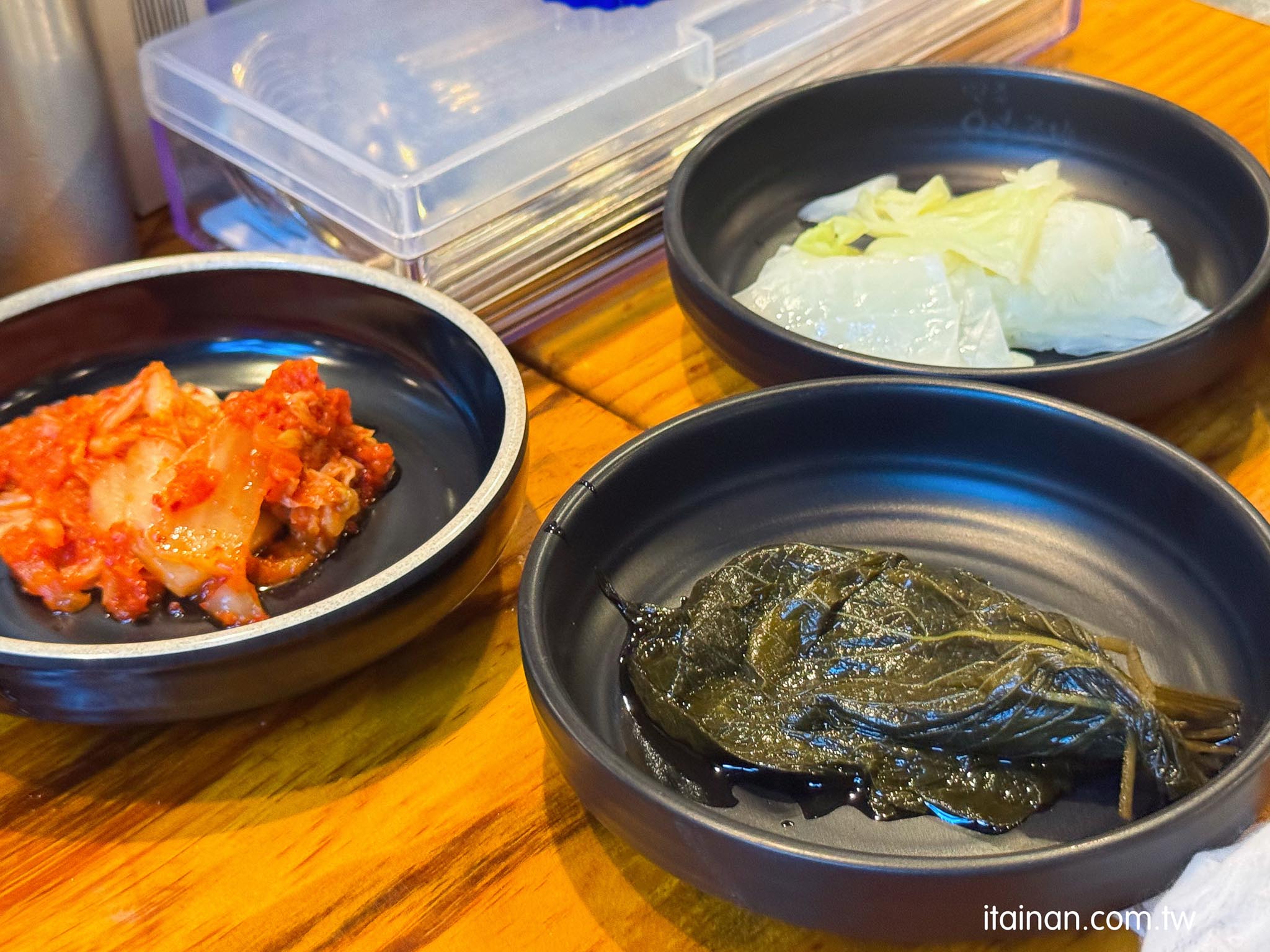 濟州島美食｜太划算～1kg風川鰻魚台幣一千出頭！在地人也愛的炭火烤鰻魚，外酥內嫩超涮嘴，還有專人代烤「천장어 제주」