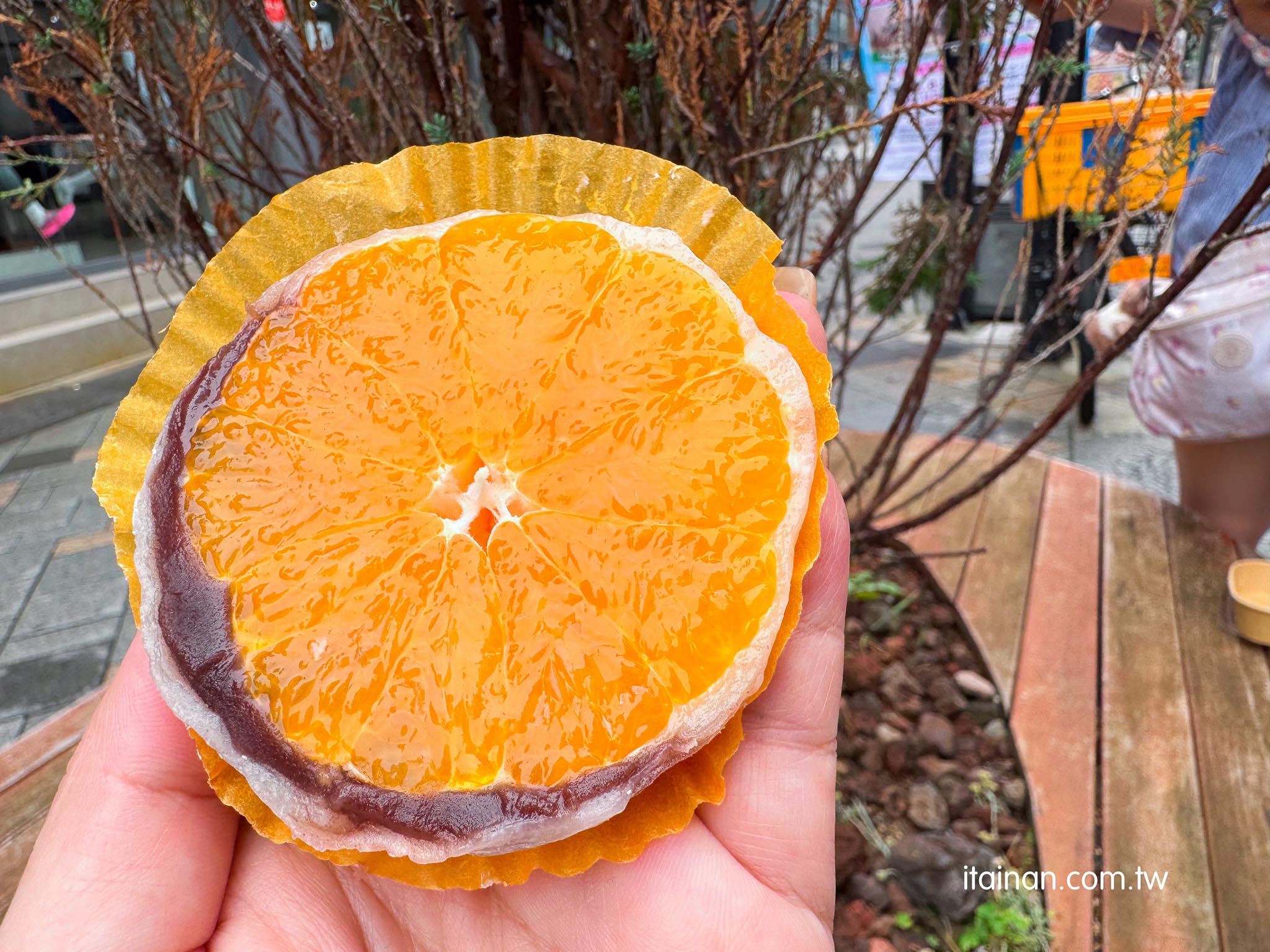 濟州島美食|超爆汁水果麻糬!超萌兔兔抱橘子、整顆水果包進Q彈麻糬裡「제주복이당 」濟州寶奇堂 濟州島美食|超爆汁水果麻糬!超萌兔兔抱橘子、整顆水果包進Q彈麻糬裡「제주복이당 」濟州寶奇堂