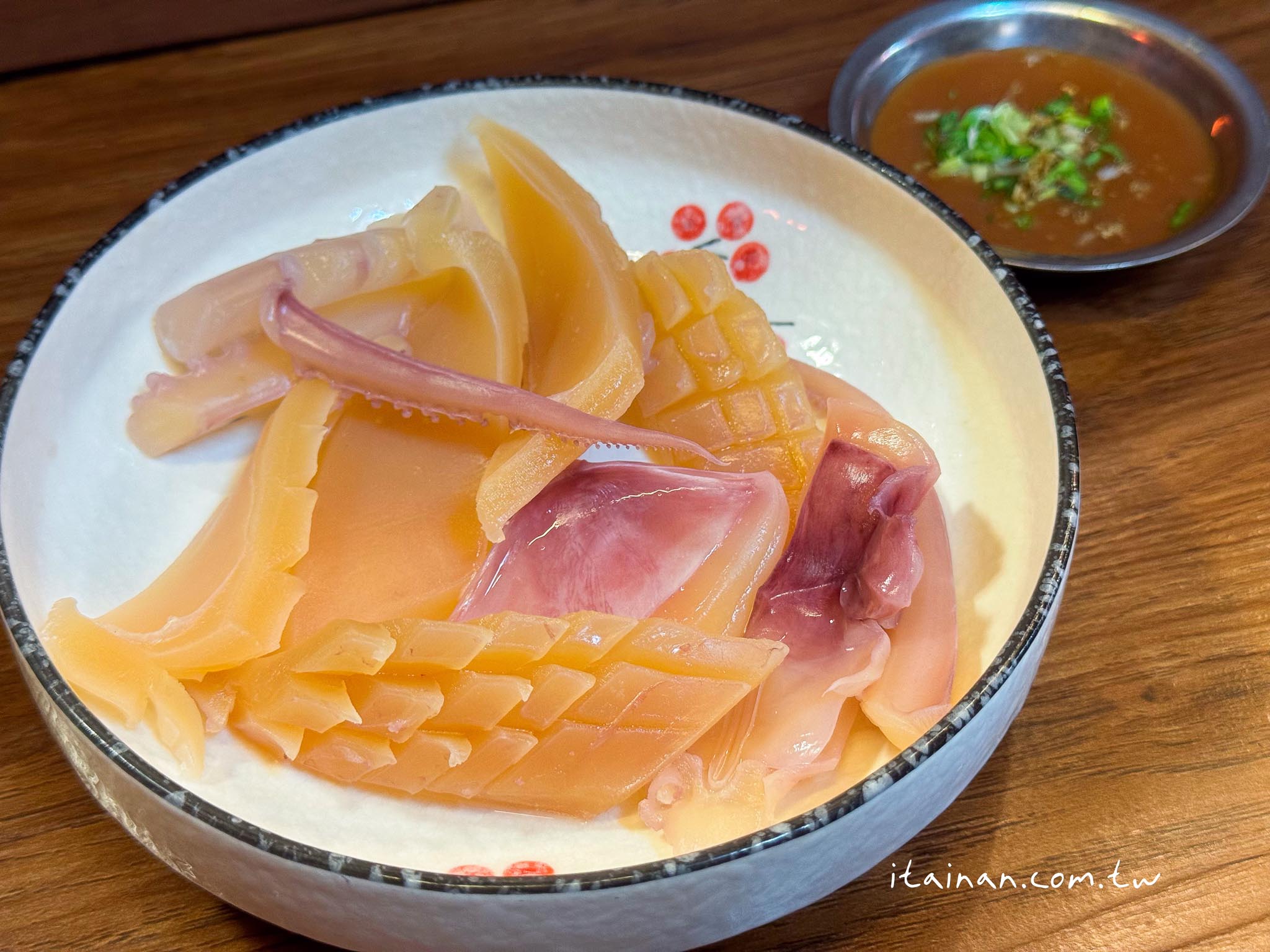 台南美食|藏在復興市場超有日本味的鍋燒麵店,晚來還會吃不到,炸蝦必點!「老山羊鍋燒麵」 台南美食|藏在復興市場超有日本味的鍋燒麵店,晚來還會吃不到,炸蝦必點!「老山羊鍋燒麵」