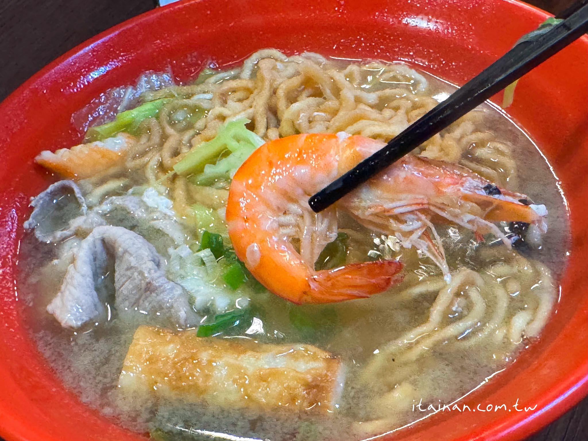 台南美食|藏在復興市場超有日本味的鍋燒麵店,晚來還會吃不到,炸蝦必點!「老山羊鍋燒麵」 台南美食|藏在復興市場超有日本味的鍋燒麵店,晚來還會吃不到,炸蝦必點!「老山羊鍋燒麵」