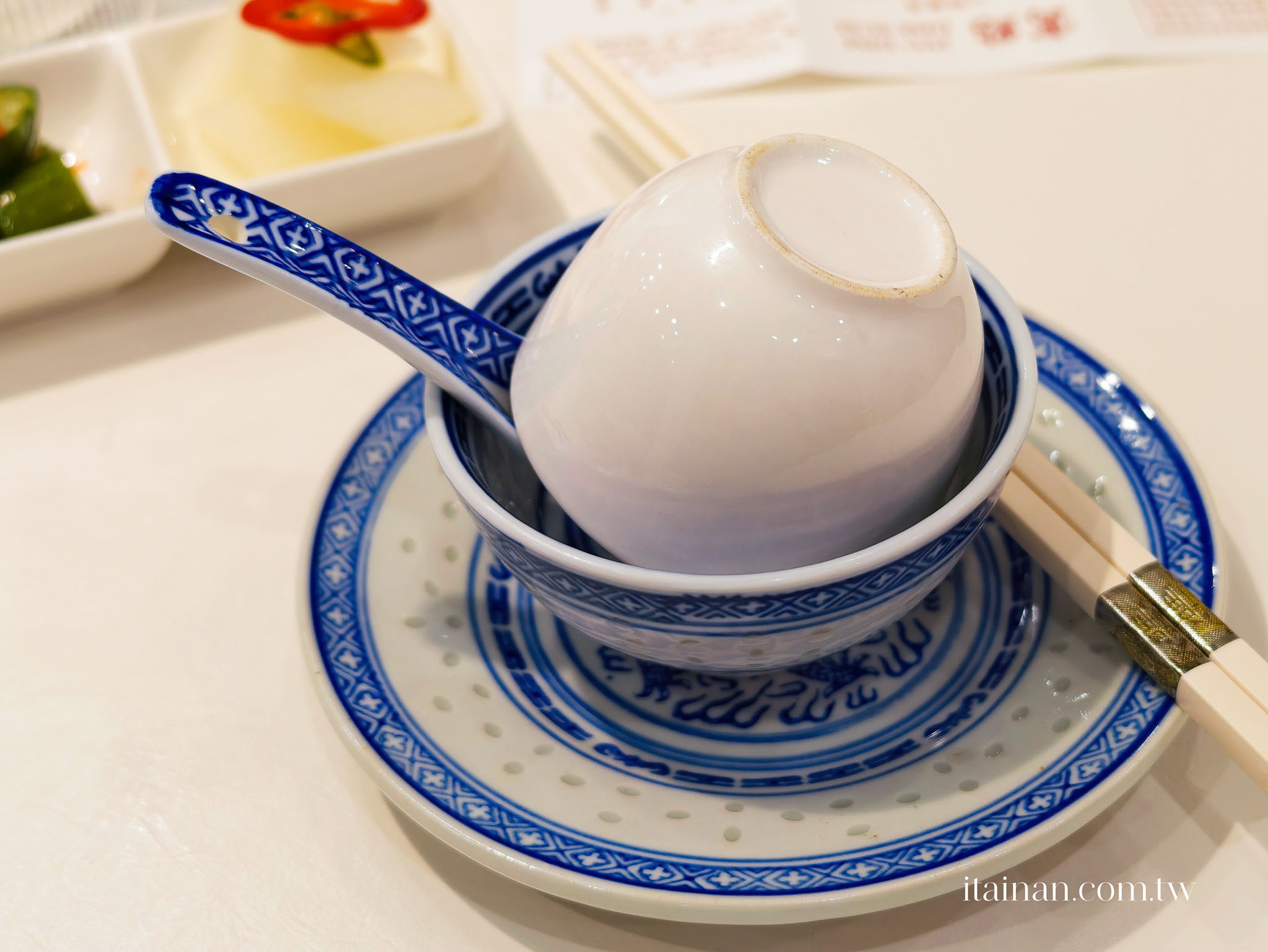 台南早茶值得早起！「寓點」把香港記憶包進一籠港點裡，一週只開兩天的米其林必比登