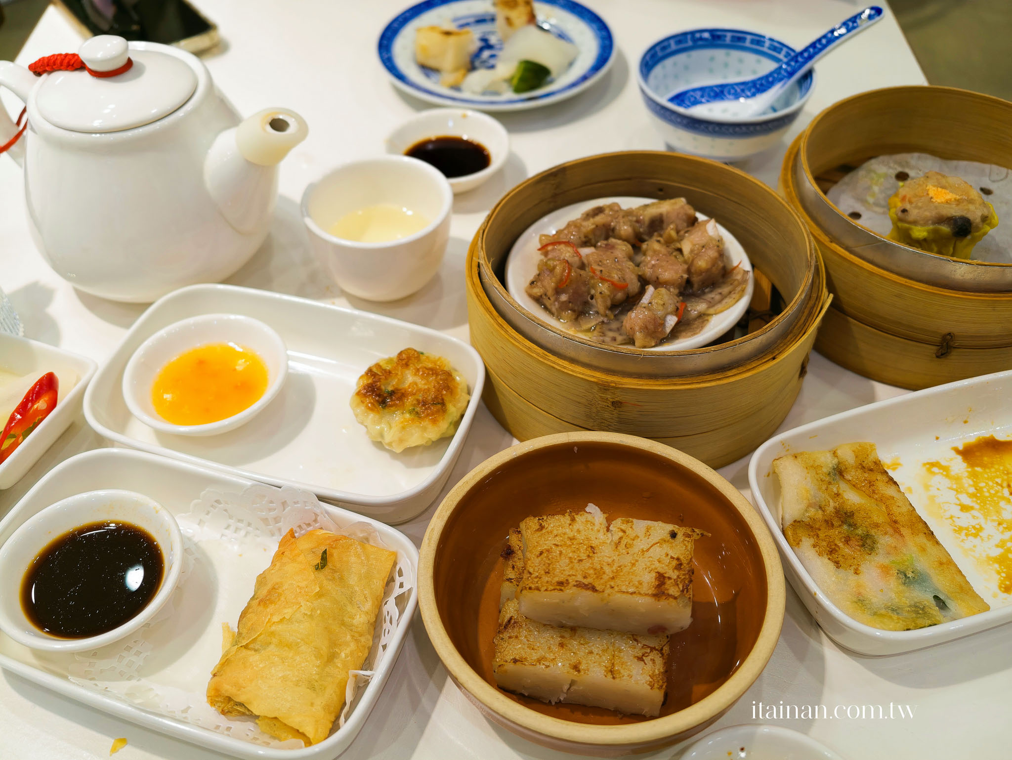台南早茶值得早起！「寓點」把香港記憶包進一籠港點裡，一週只開兩天的米其林必比登