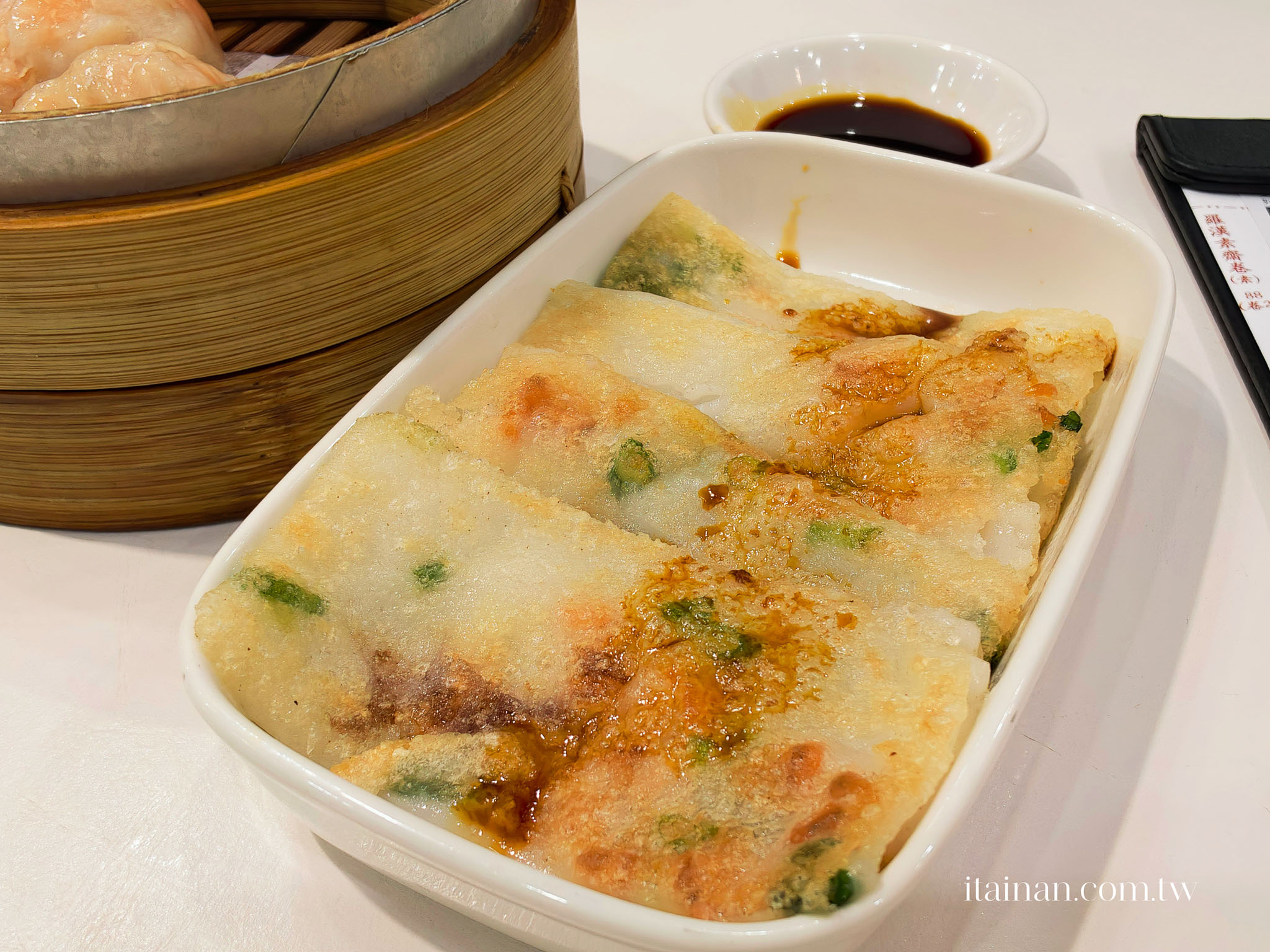 台南早茶值得早起！「寓點」把香港記憶包進一籠港點裡，一週只開兩天的米其林必比登