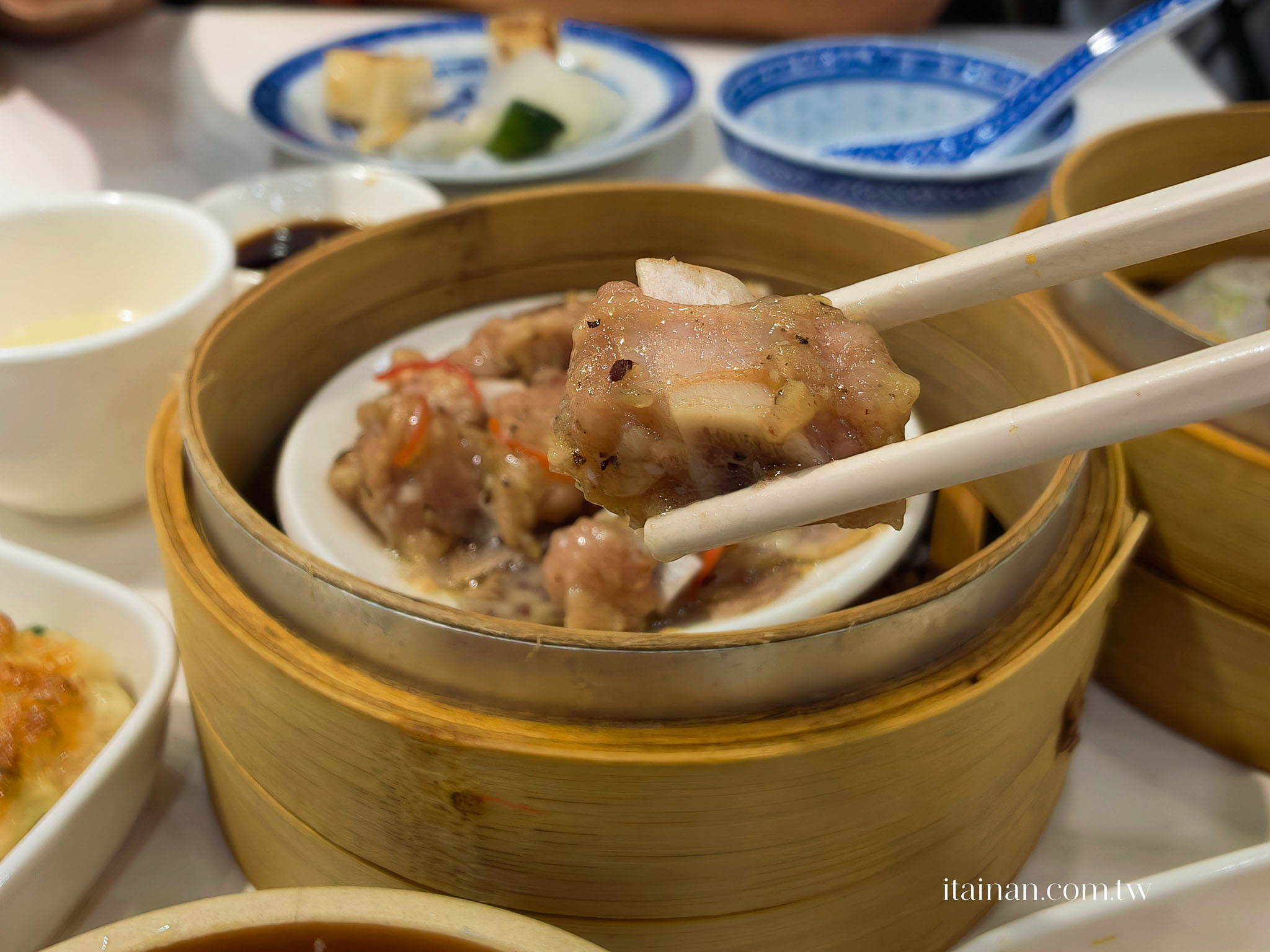 台南早茶值得早起！「寓點」把香港記憶包進一籠港點裡，一週只開兩天的米其林必比登