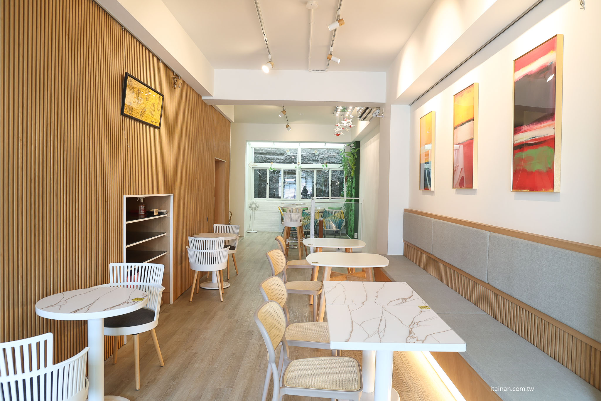 台南安平下午茶｜「FULA芙拉咖啡」濃郁流心巴斯克太誘人！藏在歐風咖啡廳裡的乳酪蛋糕專門店